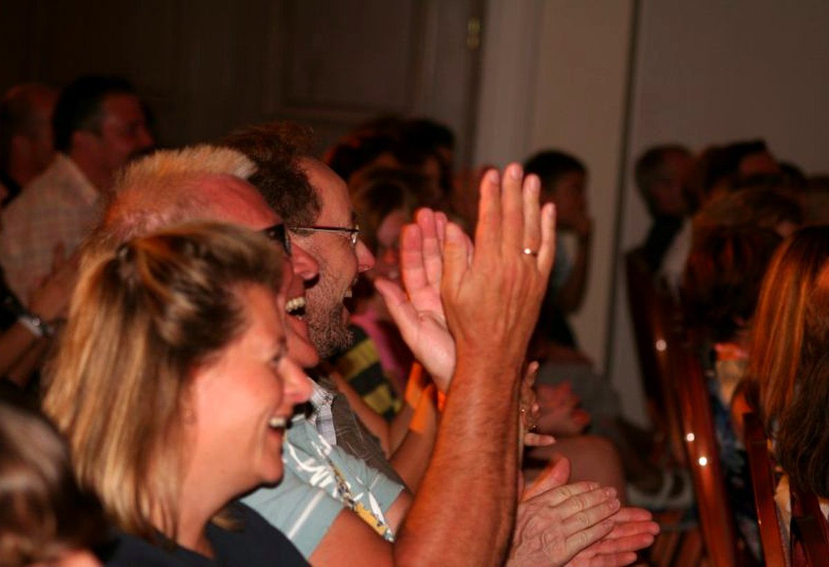 Lachen garantiert – die magisch-freche Comedy-Show
